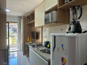 Nhà bếp/bếp nhỏ tại Studio Smart Convenções 315