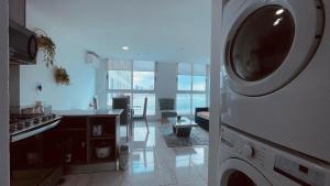 Fotografija u galeriji objekta Seafront Apartment Infinity Pool Rooftop u gradu Panama Siti