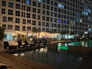 Piscina di Seafront Apartment Infinity Pool Rooftop o nelle vicinanze