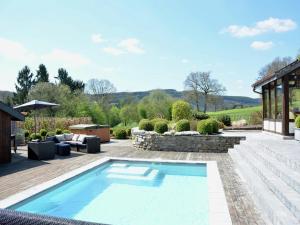 Kolam renang di atau dekat dengan Farmhouse in Belgium near Lake Coo & Jacuzzi
