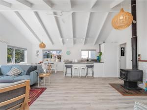 Posezení v ubytování Seaside Retreat - Whitianga Holiday Home