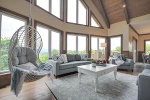 Χώρος καθιστικού στο Sunset on Tremblant with Sauna and Spa +46 φωτογραφίες
