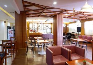 Restaurace v ubytování Manise Hotel