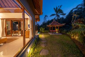 Vườn quanh Gunung Kawi Villa