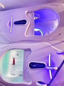 Bilik mandi di Yunduo Jinxiu Space Capsule Hotel & Kunming South Railway Station Branch