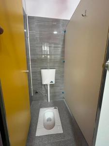 Bilik mandi di Yunduo Jinxiu Space Capsule Hotel & Kunming South Railway Station Branch