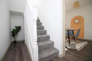 Φωτογραφία από το άλμπουμ του Cohost Partners Charming 3BR Near City Centre Parking στο Νιούπορτ +22 φωτογραφίες