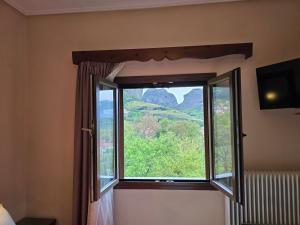 Nespecifikovaný výhled na hory nebo výhled na hory při pohledu z hotelu