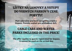 un poster per un parco acquatico con un uomo in piscina di Hotel Bešeňová a Bešeňová