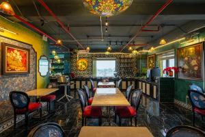 Charmpearl Hotel & Suites的休息区