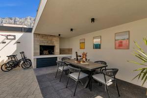 Fotografie z fotogalerie ubytování Villa Festina lente a luxury villa in Makarska, heated pool v destinaci Makarska