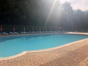 Piscina di Camping Les Lupins o nelle vicinanze