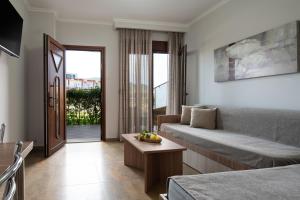 Posezení v ubytování Anthemida Rooms