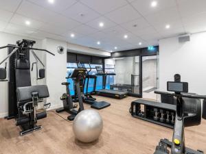 Фитнес-центр и/или тренажеры в Novotel Deauville Plage