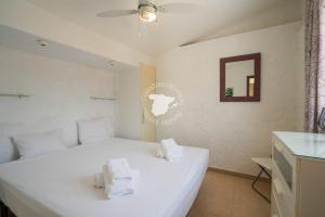 Postel nebo postele na pokoji v ubytování CostaBlancaDreams Casa Carrio in Calpe + 34 fotografií