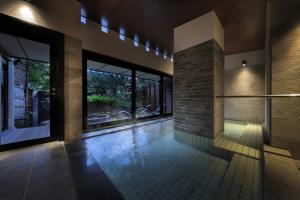 Sundlaugin á Marukyu Ryokan eða í nágrenninu