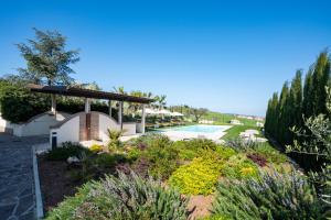 The swimming pool at or close to Tenuta dei Franceschi