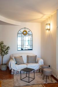 A seating area at Tenuta dei Franceschi
