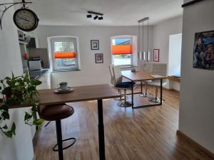 TV a/nebo společenská místnost v ubytování Apartment Kapellenblick