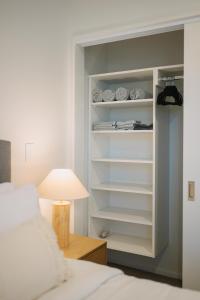 Katil atau katil-katil dalam bilik di Luxury CBD Apartment Free Parking