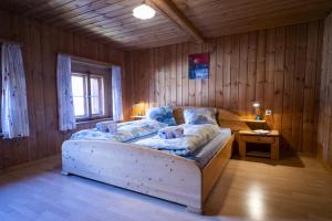 Predel za sedenje v nastanitvi Chasa Campell