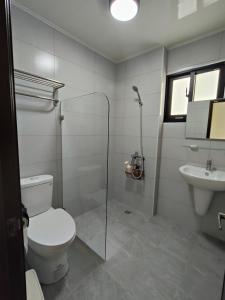 Kopalnica v nastanitvi Endless Summer Homestay