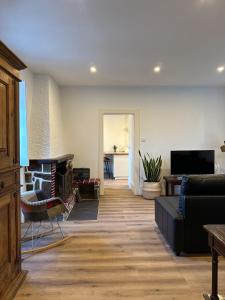 Χώρος καθιστικού στο Sauna, Jacuzzi, Firepit, Playground - Oporto and Beach 15min
