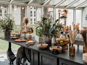 Makanan di atau berdekatan hotel