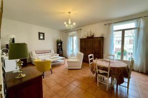 Χώρος καθιστικού στο " Le cocon Hyérois" 100m2 - Wifi & Garage +9 φωτογραφίες