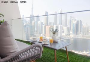 Istumisnurk majutusasutuses Binghatti canal with private jacuzzi burj khalifa view kings