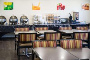 Restaurace v ubytování Quality Inn & Suites Camarillo-Oxnard