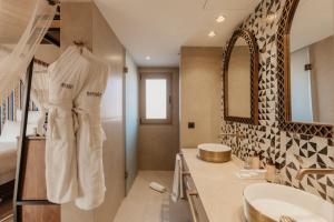 Ένα μπάνιο στο Palmeraie Oasis Camp - A member of Barcelo Hotel Group