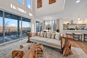Η κουζίνα ή μικρή κουζίνα στο Adamina Canyon Luxurious, Canyon View 5BR,3BTH