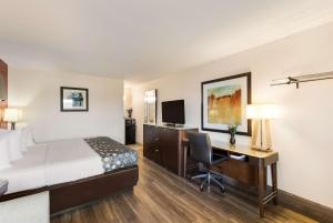Televisyen dan/atau pusat hiburan di Econo Lodge North Washington