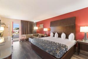 Katil atau katil-katil dalam bilik di Econo Lodge North Washington +21 gambar