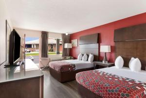 Televisyen dan/atau pusat hiburan di Econo Lodge North Washington
