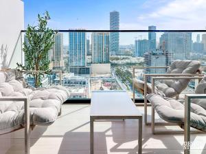 Zona d'estar a GOLDEN NUMBER by Design Studio