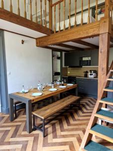 Kuchyň nebo kuchyňský kout v ubytování Pavillon Kalensa