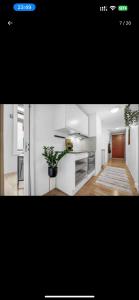 Kuchyňa alebo kuchynka v ubytovaní Small room with smart solution in central of Oslo only 2 km from the central station