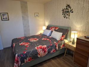 Postel nebo postele na pokoji v ubytování Apartment Kameni dvori