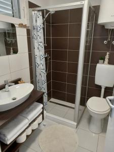 Koupelna v ubytování Apartmani Ana - Meka Draga