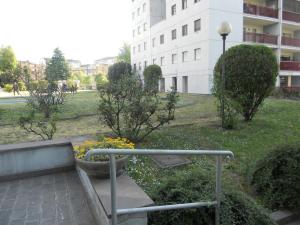 ミラノにあるMilan White Tower Apartmentのギャラリーの写真