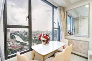 Φωτογραφία από το άλμπουμ του Service Apartment By Me in River Gate building στην Πόλη Χο Τσι Μινχ