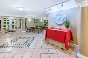 Restaurace v ubytování Coratel Inn & Suites By Jasper Wonderland
