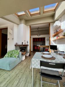 A seating area at Settesanti Vintage Attic