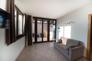 Foto dalla galleria di Appartamento Vista Lago con Terrazza a Lazise