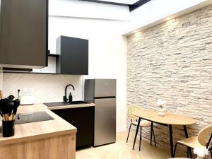 Dapur atau dapur kecil di Charming & Cozy Flat - Clichy +13 gambar