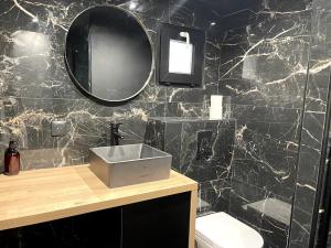 Bilik mandi di Charming & Cozy Flat - Clichy