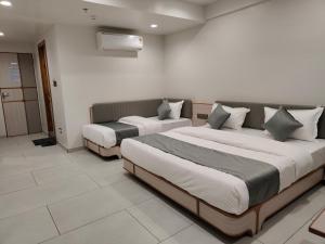 Gallery image of Hotel Kozar in Ahmedabad
