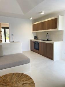A kitchen or kitchenette at Faros Residences